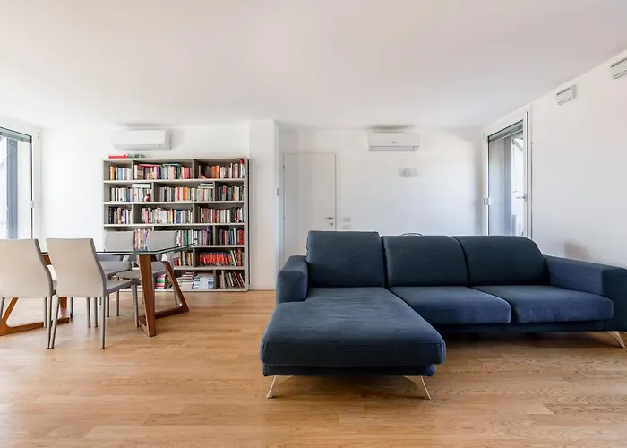 Guesthost - Modern Apt With Terrace, Wifi & Ac